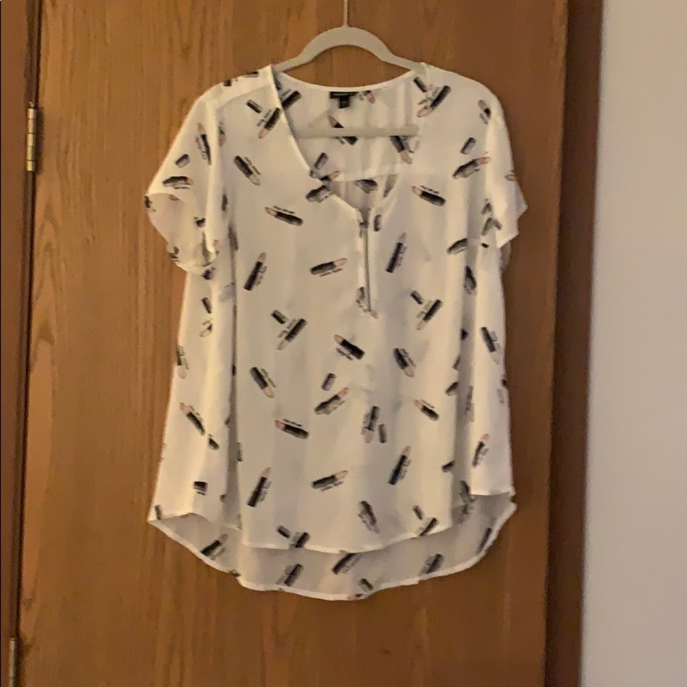 Torrid  lip stick zipper blouse shirt